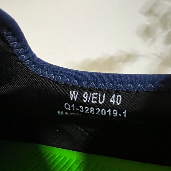 OOFOS Oomg Low Mesh White / Navy ~ US Women’s 9 - Picture 8 of 8